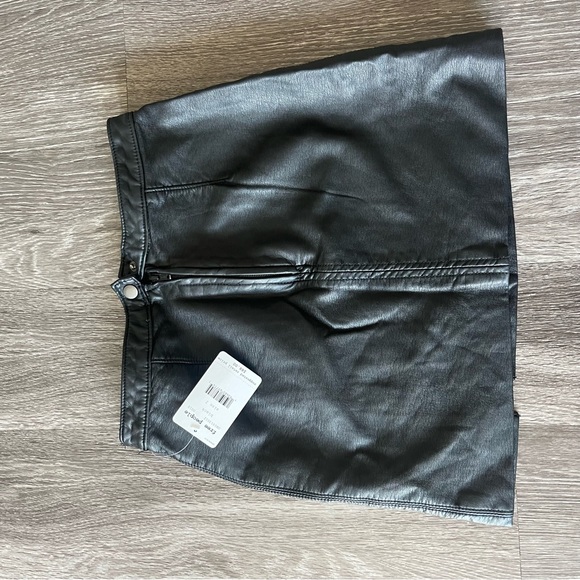 NWT Free People Vegan Leather Black Skirt - Picture 5 of 9